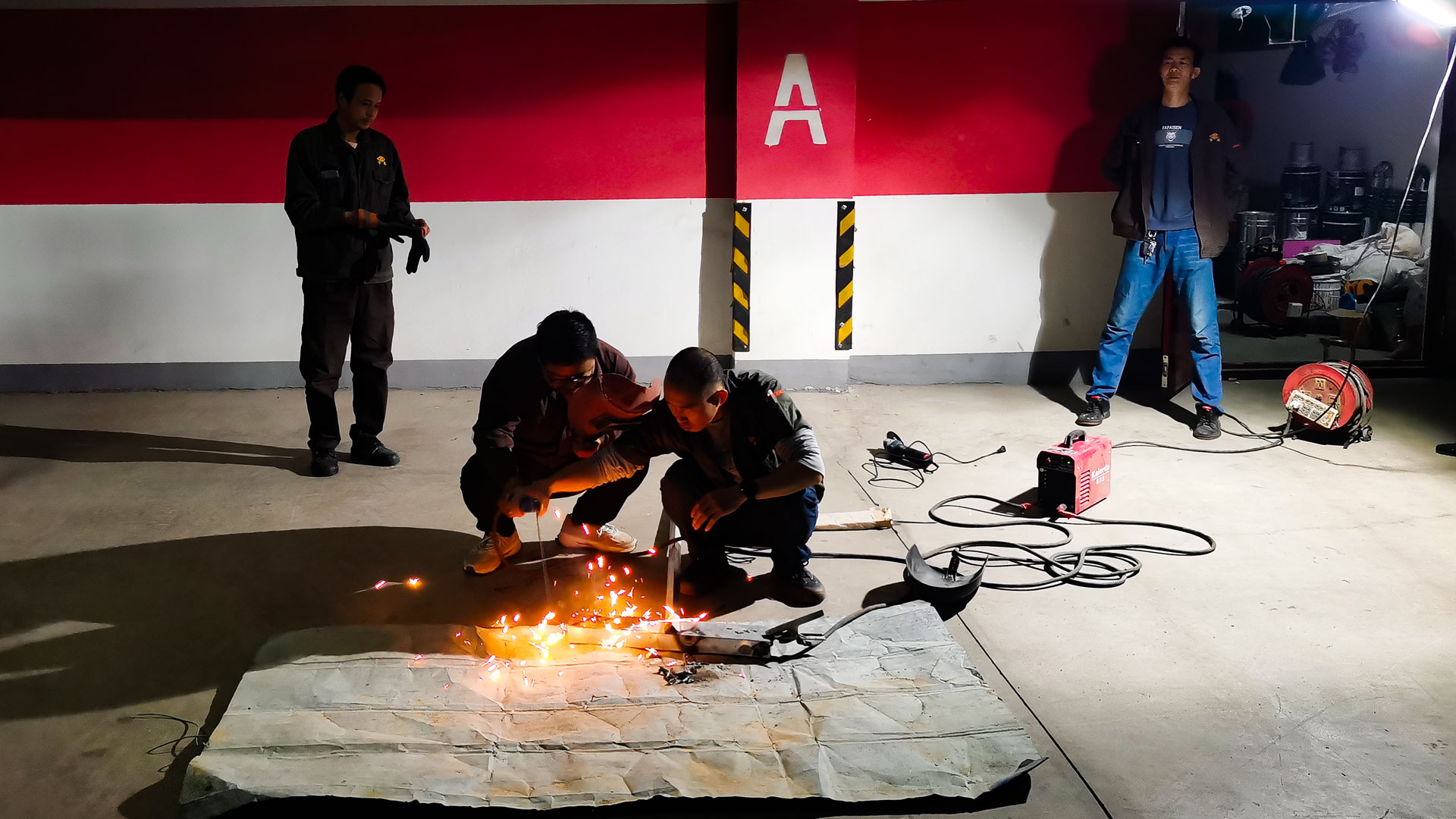 1水電維修中心：開展焊接技術及電梯緊急救援培訓，提高工程部實踐操作能力.jpg